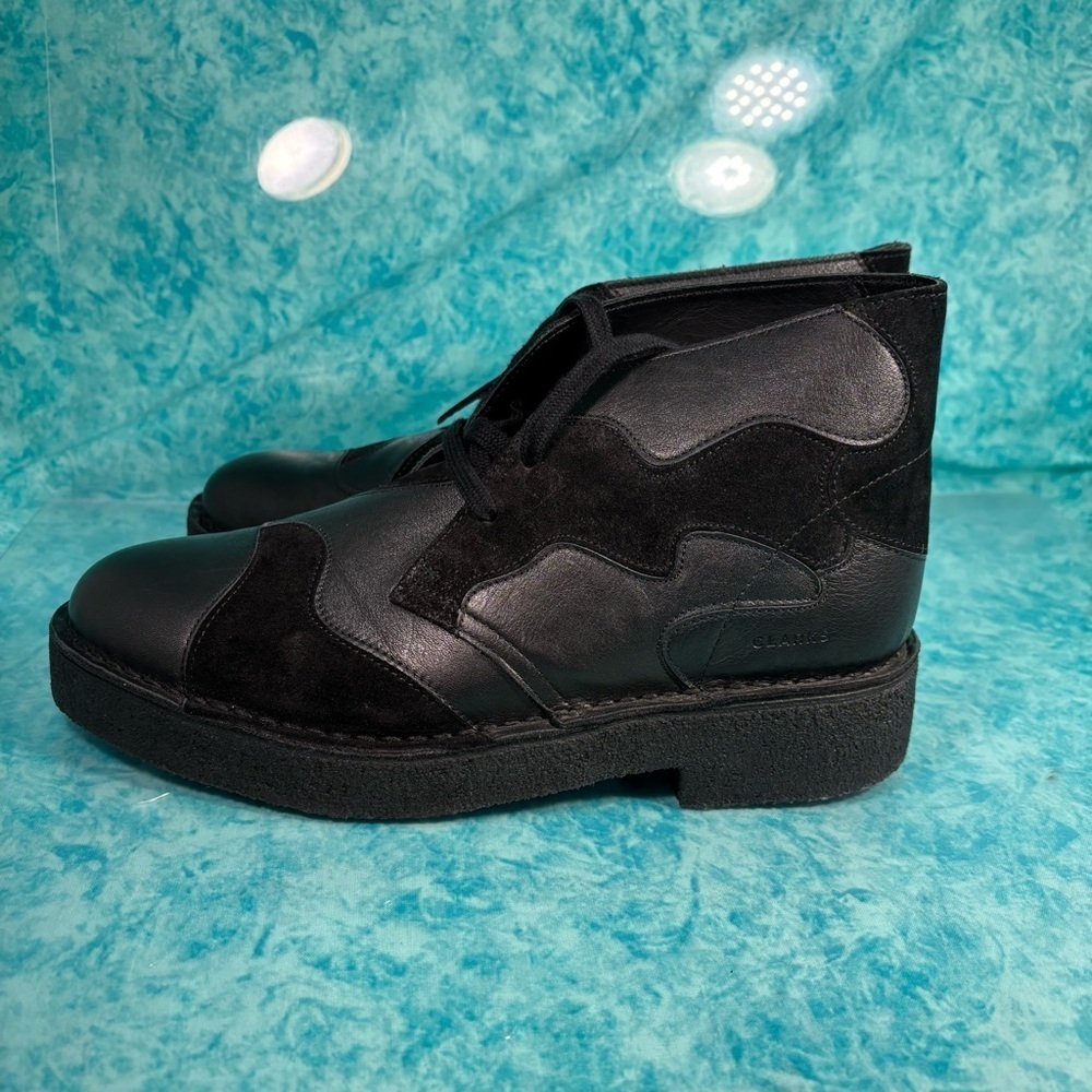 Clark’s Desert Boot Women’s Black Leather Mid Top Lace Up Chukka Size 8.5